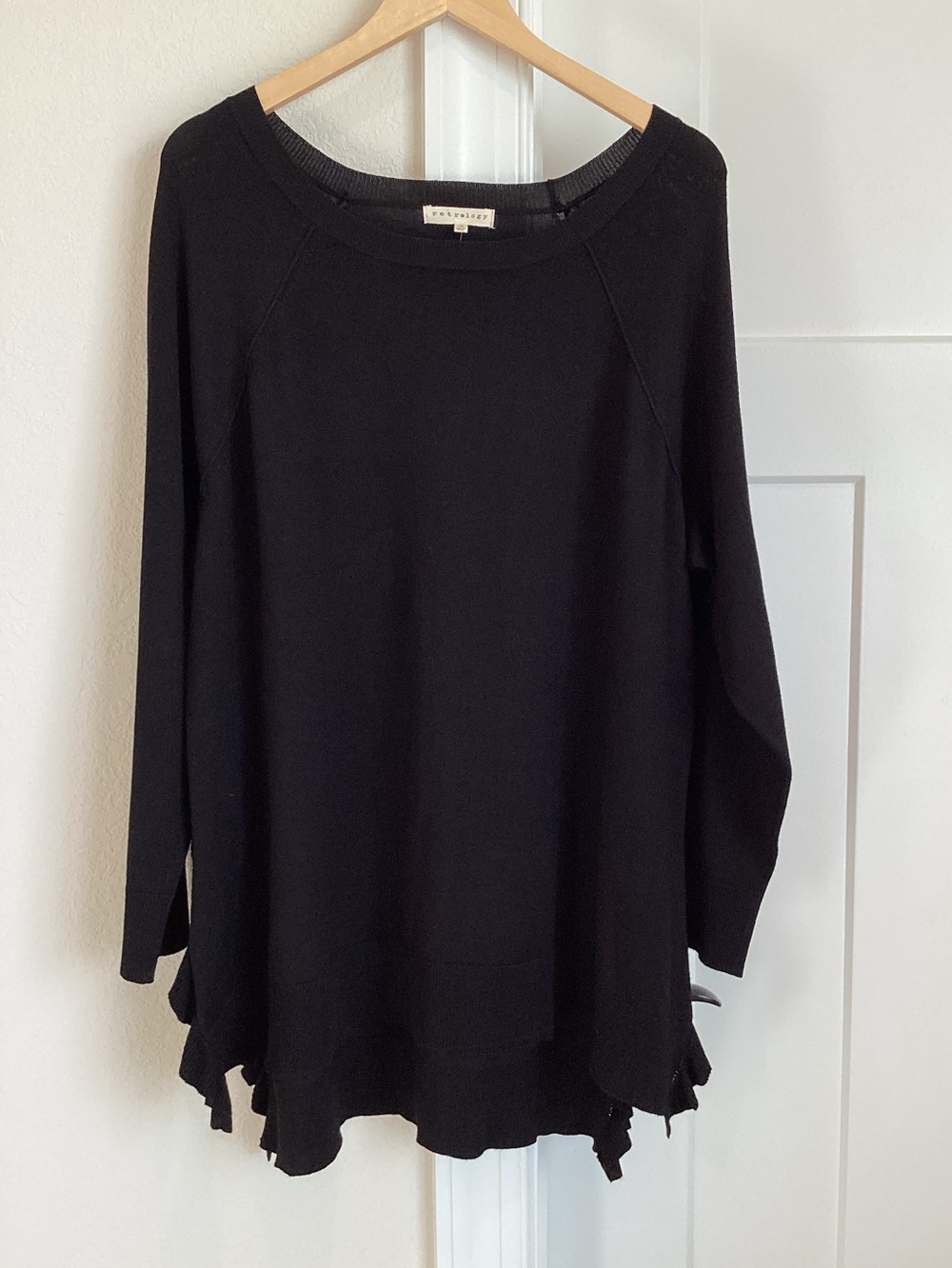 Retrology Boatneck Tunic Sweater Long Sleeve Ruffle Hem New 1X Black